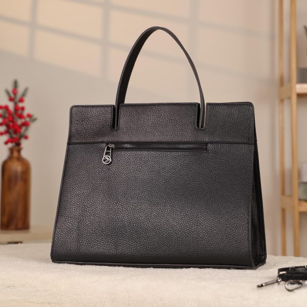 Black Leather Handbag With Magnetic Closure - Multi-Compartment / With Shoulder Strap / Everyday 4 Black Leather Handbag With Magnetic Closure - Multi-Compartment / With Shoulder Strap / Everyday