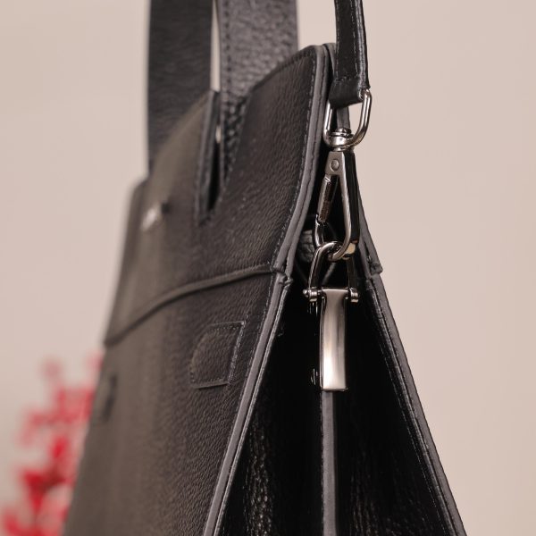 Black Leather Handbag With Magnetic Closure - Multi-Compartment / With Shoulder Strap / Everyday 9 Black Leather Handbag With Magnetic Closure - Multi-Compartment / With Shoulder Strap / Everyday