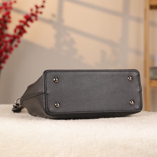 Black Leather Shoulder Bag / Handbag With Adjustable Shoulder Strap / Zippered and Multi-Compartment 3 Black Leather Shoulder Bag / Handbag With Adjustable Shoulder Strap / Zippered and Multi-Compartment