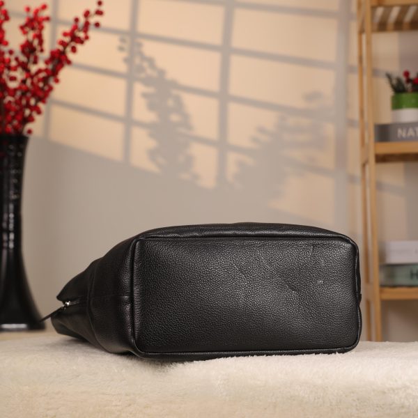 Black Leather Shoulder Bag with Adjustable Strap and Make-up Bag