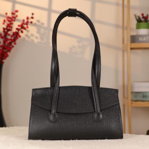 Black Real Cow Leather Shoulder Bag With Magnetic Closure