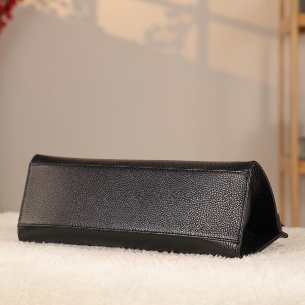 Black Real Cow Leather Shoulder Bag With Magnetic Closure