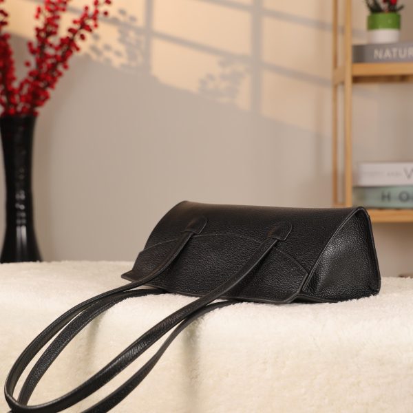 Black Real Cow Leather Shoulder Bag With Magnetic Closure