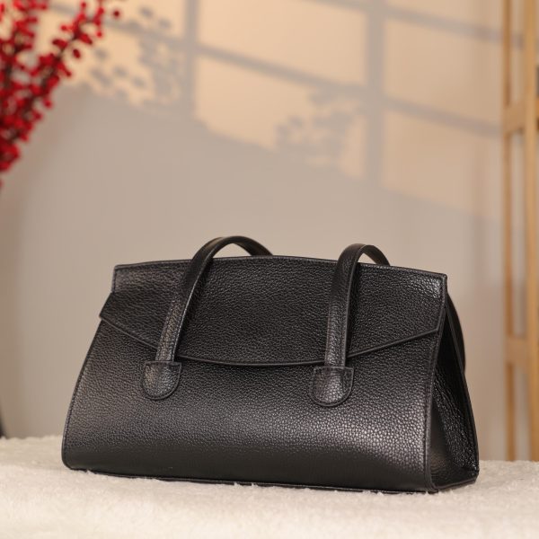 Black Real Cow Leather Shoulder Bag With Magnetic Closure