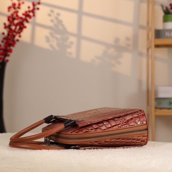 Brown Leather Shoulder Bag / Handbag and Multi-Compartment 6 Brown Leather Shoulder Bag / Handbag and Multi-Compartment