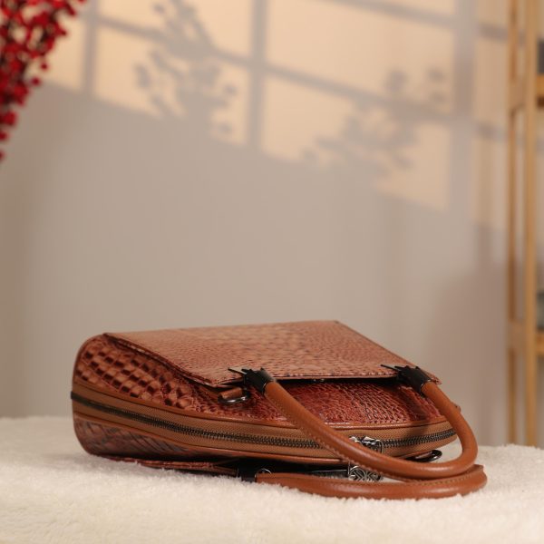 Brown Leather Shoulder Bag / Handbag and Multi-Compartment 8 Brown Leather Shoulder Bag / Handbag and Multi-Compartment