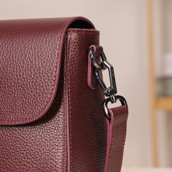 Burgundy Leather Shoulder Bag With Shoulder Strap / Magnetic Closure and Zippered