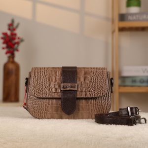Genuine Leather Shoulder Bag / Handbag With Zipper and Magnetic Closure and Strap 1 Genuine Leather Shoulder Bag / Handbag With Zipper and Magnetic Closure and Strap