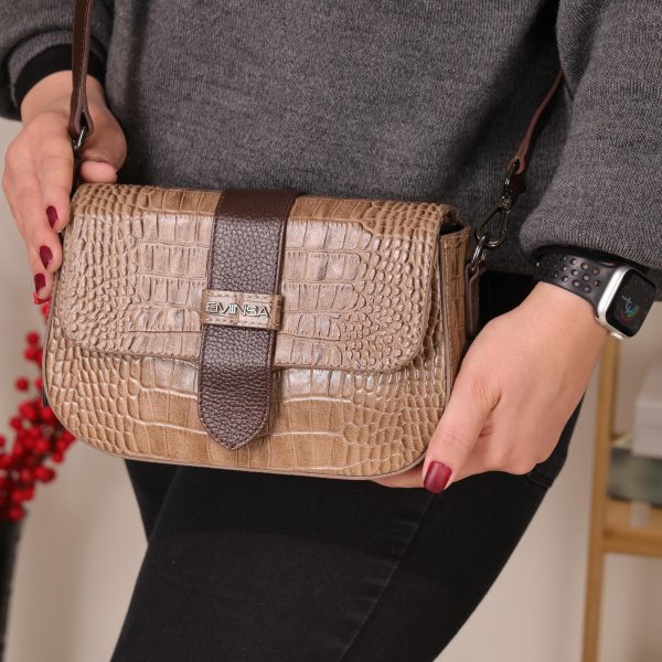 Genuine Leather Shoulder Bag / Handbag With Zipper and Magnetic Closure and Strap 4 Genuine Leather Shoulder Bag / Handbag With Zipper and Magnetic Closure and Strap