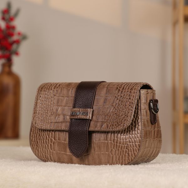 Genuine Leather Shoulder Bag / Handbag With Zipper and Magnetic Closure and Strap 6 Genuine Leather Shoulder Bag / Handbag With Zipper and Magnetic Closure and Strap