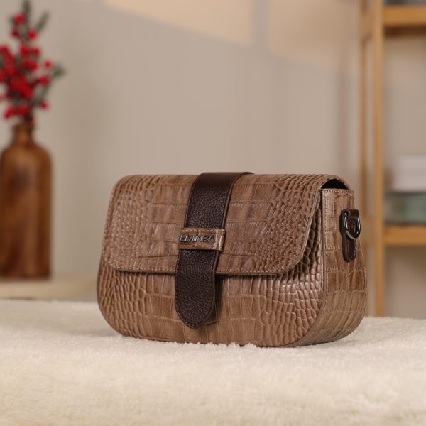Genuine Leather Shoulder Bag / Handbag With Zipper and Magnetic Closure and Strap 9 Genuine Leather Shoulder Bag / Handbag With Zipper and Magnetic Closure and Strap