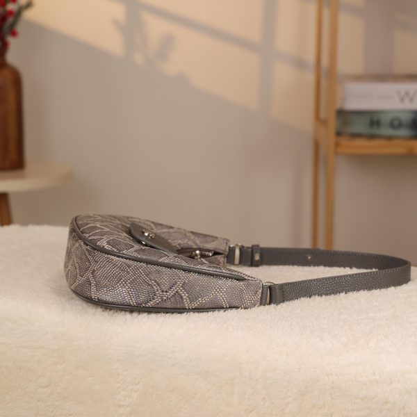 Gray Leather Handbag With Shoulder Strap-Magnetic Closured-Zippered 10 Gray Leather Handbag With Shoulder Strap-Magnetic Closured-Zippered