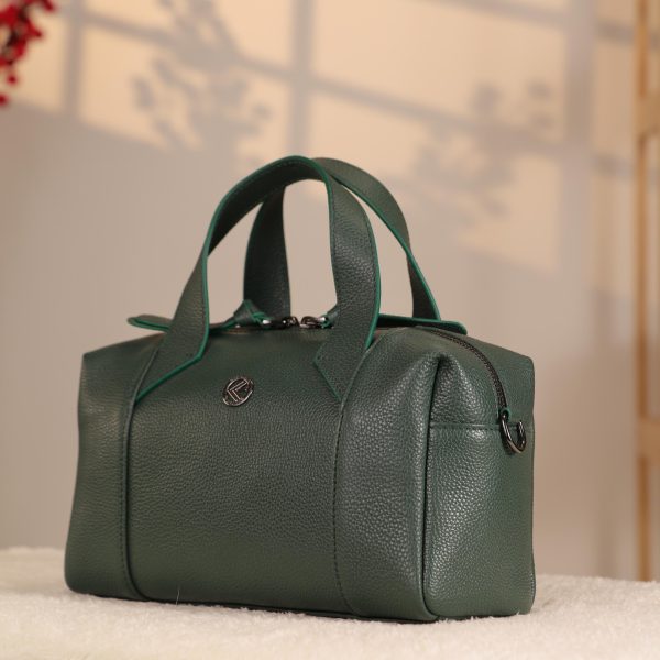 Green Leather Handbag With Shoulder Strap / Zippered / Everyday Bag 4 Green Leather Handbag With Shoulder Strap / Zippered / Everyday Bag
