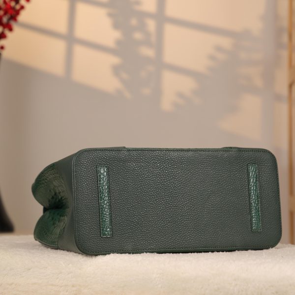Green Luxury Handbag From Real Cow Leather With Shoulder Strap 11 Green Luxury Handbag From Real Cow Leather With Shoulder Strap